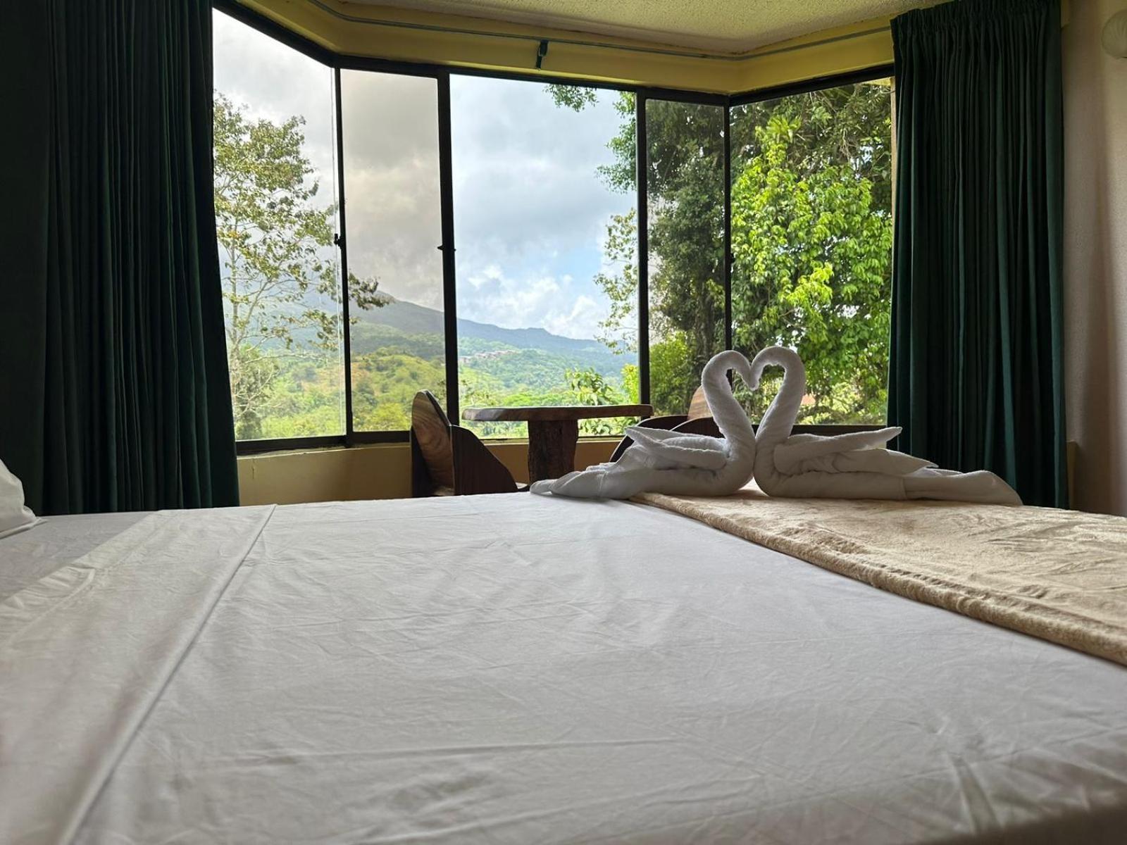 Arenal Roca Lodge & Bungalows La Fortuna Esterno foto