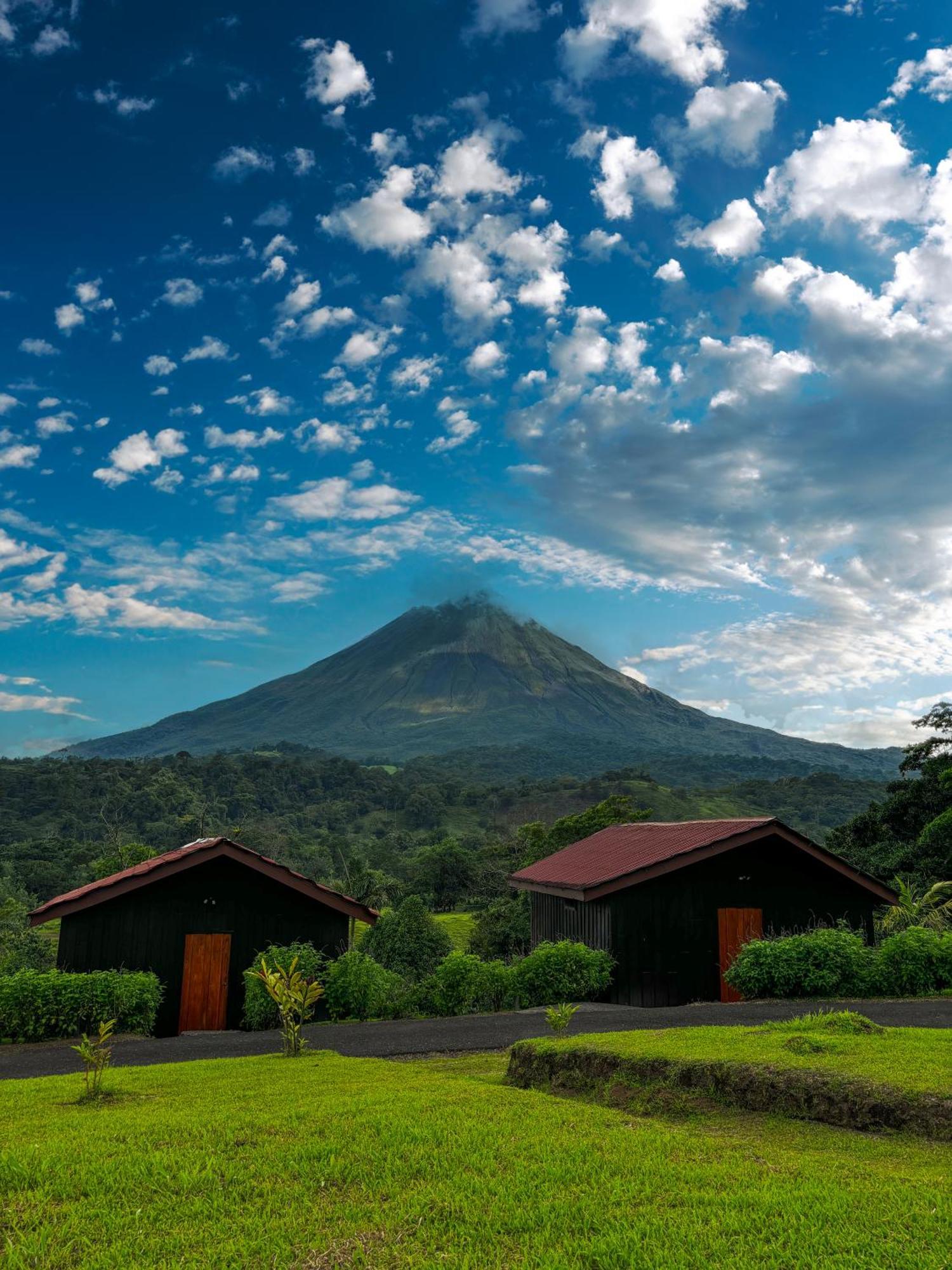 Arenal Roca Lodge & Bungalows La Fortuna Esterno foto