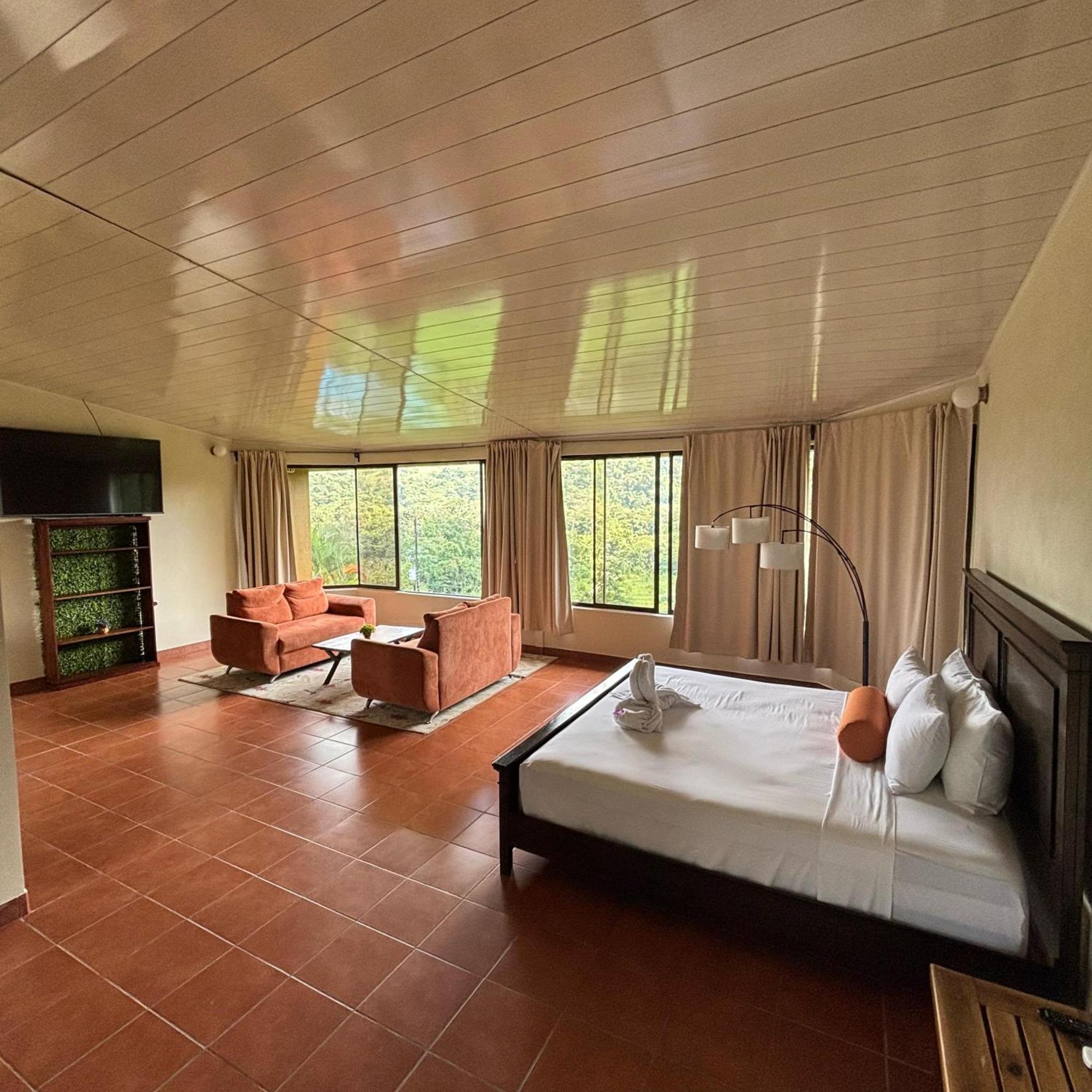 Arenal Roca Lodge & Bungalows La Fortuna Esterno foto